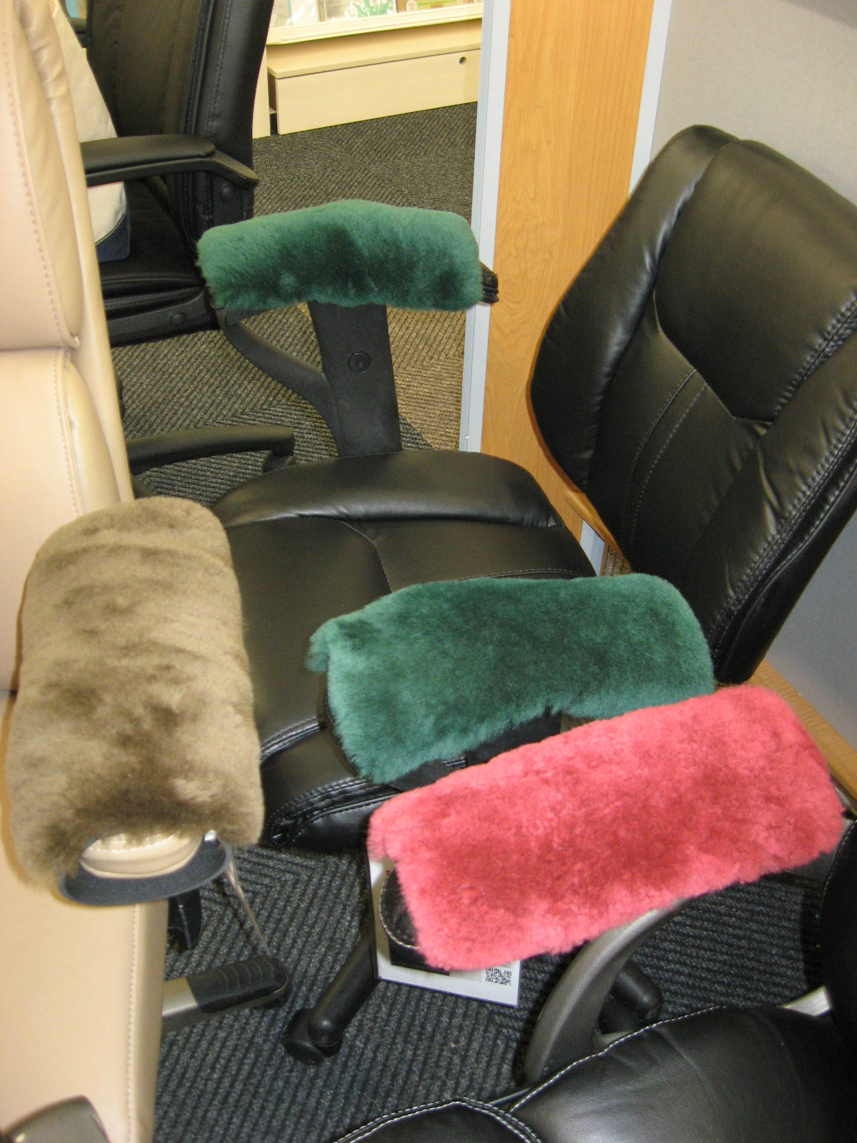 1 PAIR GREEN Merino Sheepskin Arm Rest Covers 10" L Pads Office or Wheel CHAIRS