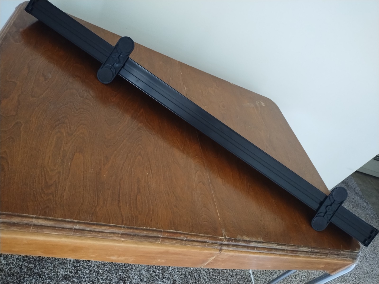 Grandview PT-B50WM4AB U-Work 50" Table-Top Projection Screen-4:3 Black Case