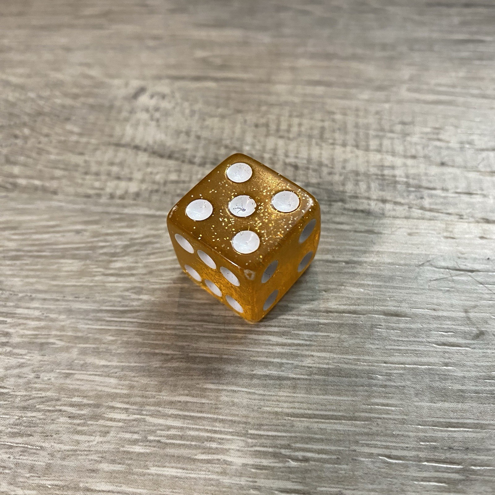 Yahtzee Replacement Die 1997 Milton Bradley Deluxe Edition Game Dice Gold
