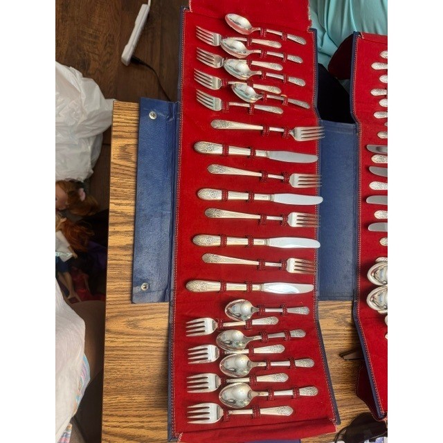 Wm Rogers Mfg Co Silverplate Flatware Set Memory Floral Pattern 50+ Pieces Case