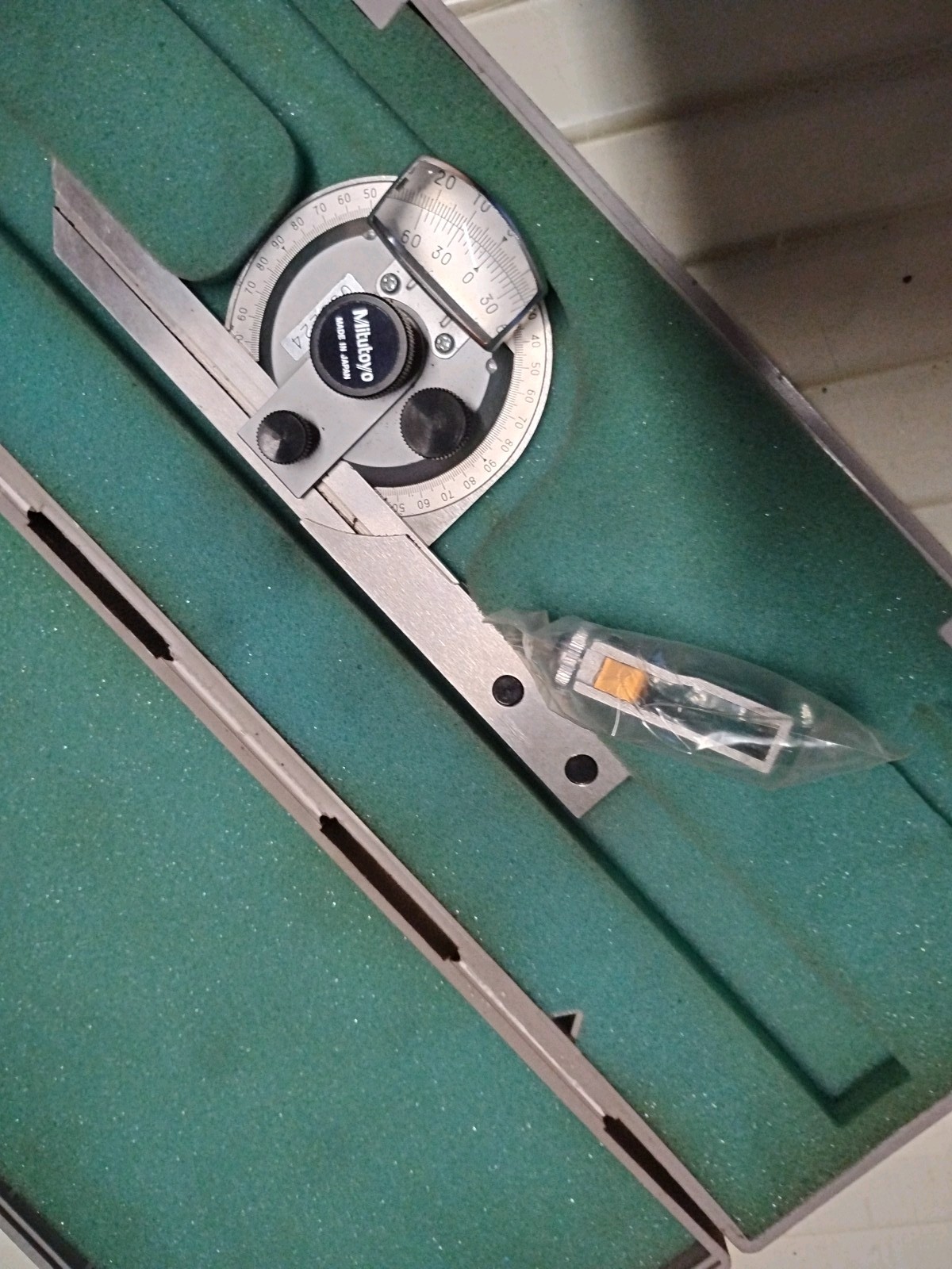 Mitutoyo Universal Bevel Protractor, High-Precision Angle Gauge
