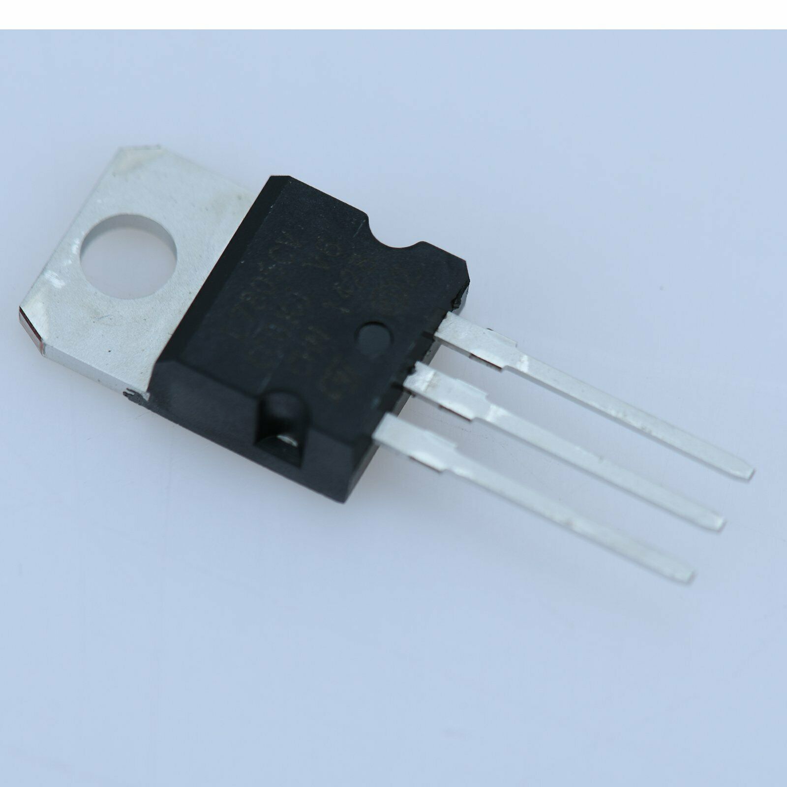 10pcs New L7805CV L7805 LM7805 ST TO-220 Voltage Regulator 5V 1.5A