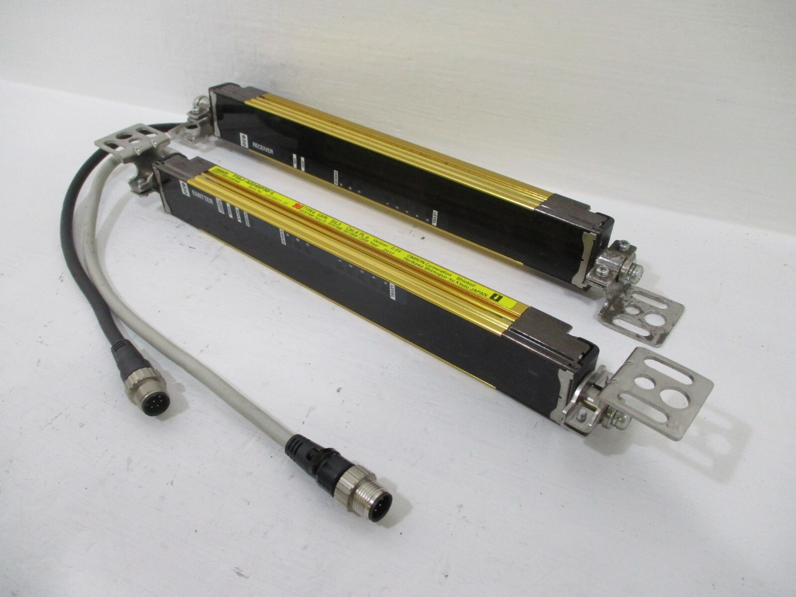 Omron F3SJ-A0245P30-D F3SJ-A0245P30-L Light Curtain Transmitter Receiver Sti