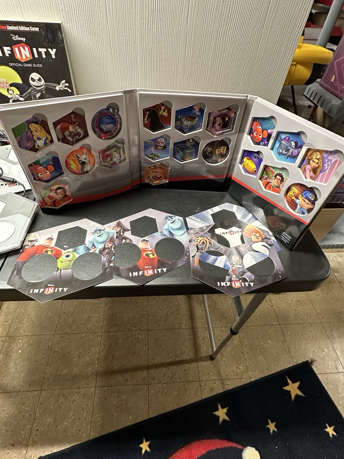 Disney Infinity Large Lot 19 Characters Plus Extras