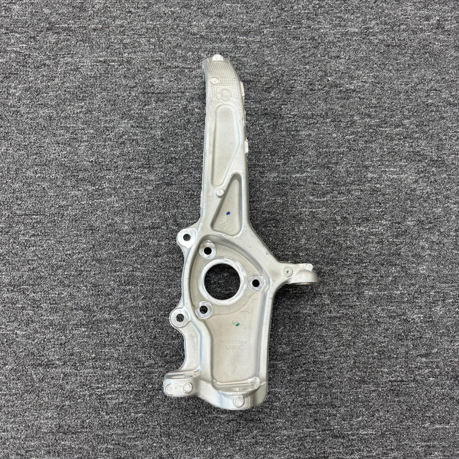 OEM For 2017-2023 Tesla Model 3 Front Left Steering Knuckle 1044311-00-E