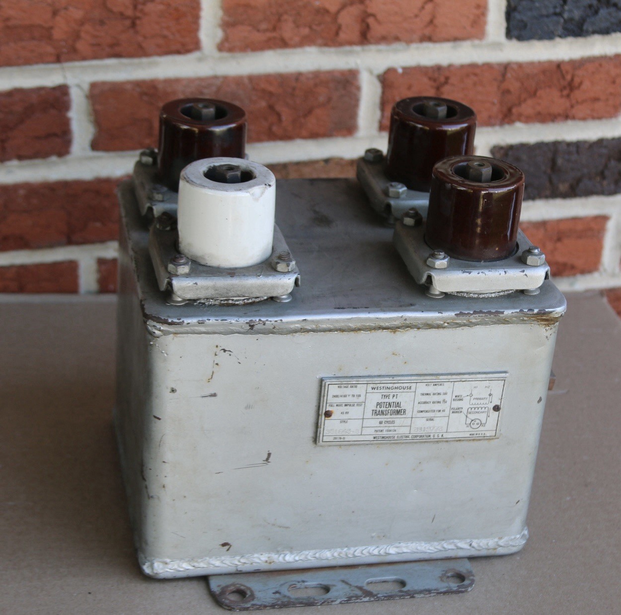 WESTINGHOUSE TYPE PT POTENTIAL TRANSFORMER 2400/4160Y to 120V 20:1 - RATIO 45KV