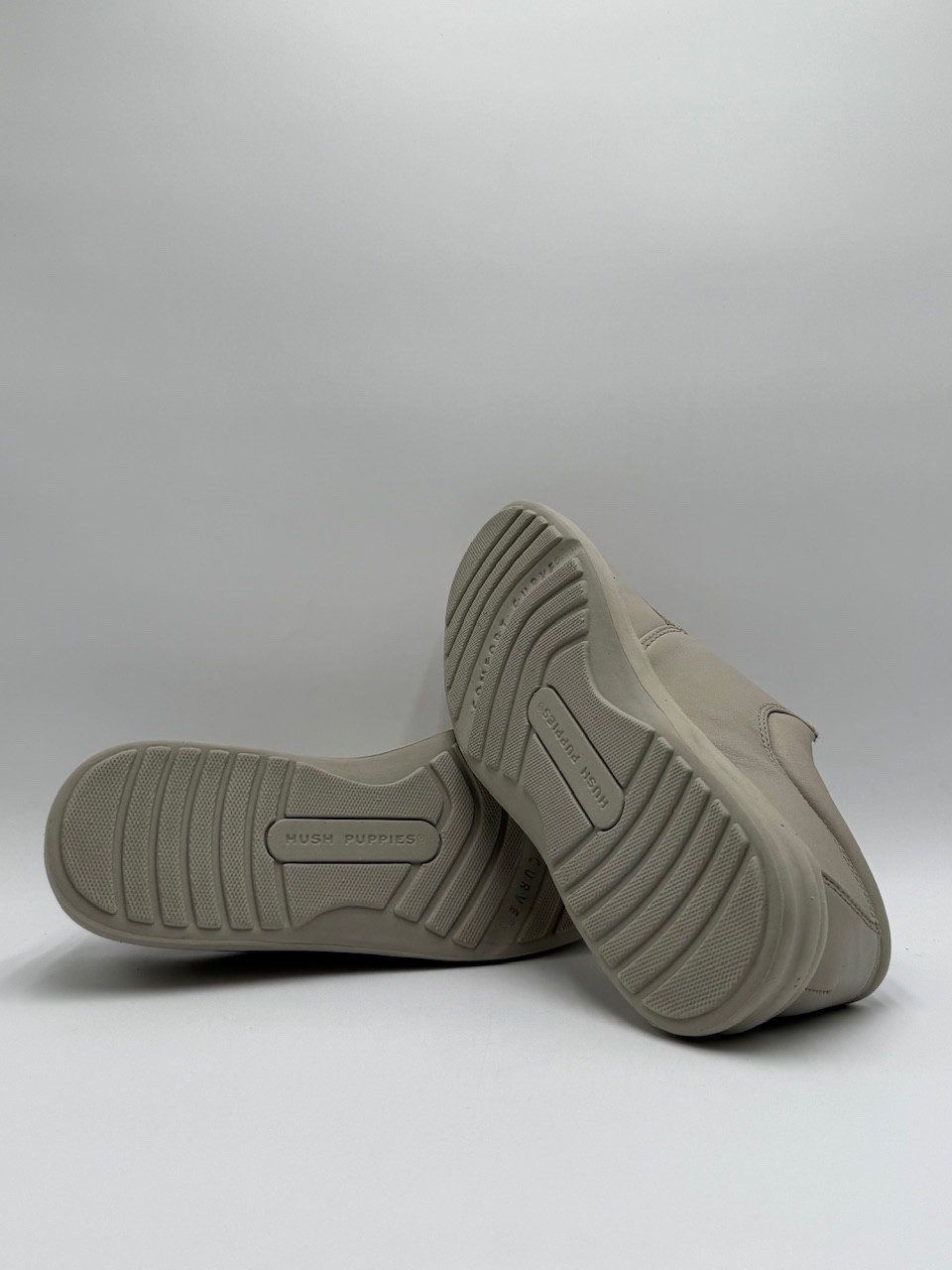 Hush Puppies H18802 GIL Men's NEW Running Sneaker White Multiple Sizes
