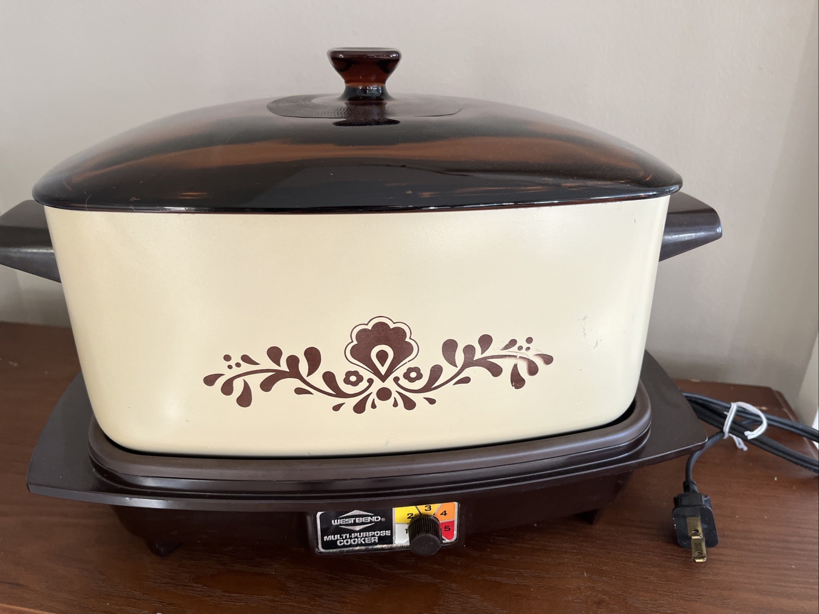 Vintage West Bend Slo Cooker Slow Cooker Floral Beige w/ Amber Lid Works