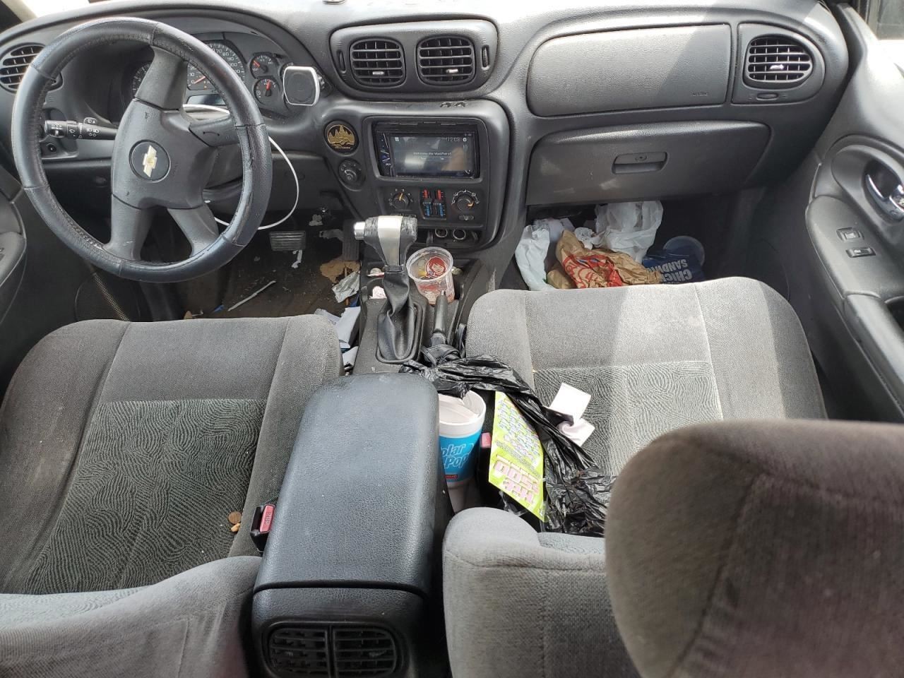 TRAILBLAZ 2006 Glove Box 4782066