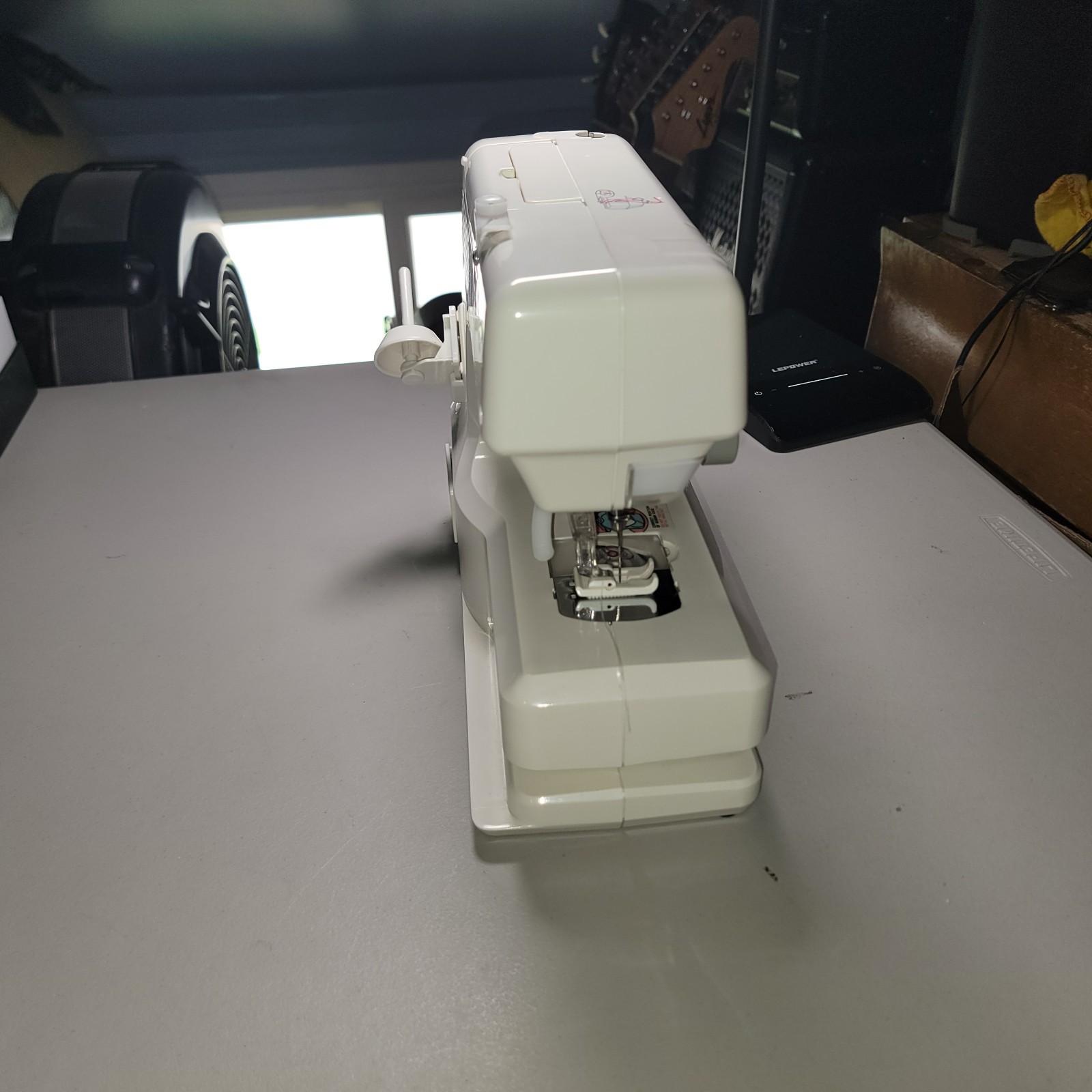Singer® Tiny Tailor TT700 Electronic Mending/Sewing Machine-- Tested & Working