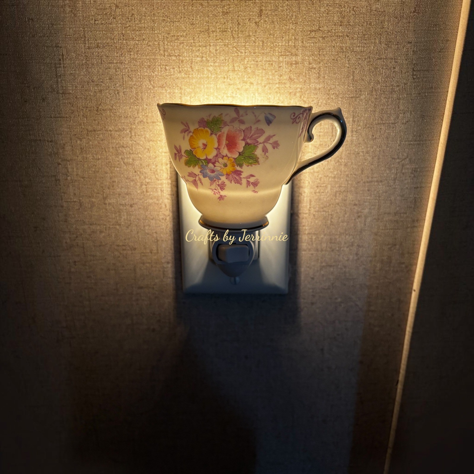 Colclough Handcrafted Tea Cup Night Light