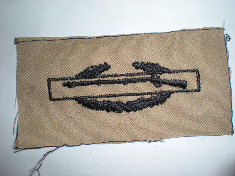 US ARMY DESERT COMBAT INFANTRYMAN BADGE INSIGNIA
