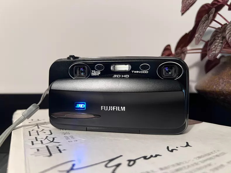 Fujifilm FinePix Real 3D W3 Digital Camera 10MP 3X Optical Zoom Black Tested
