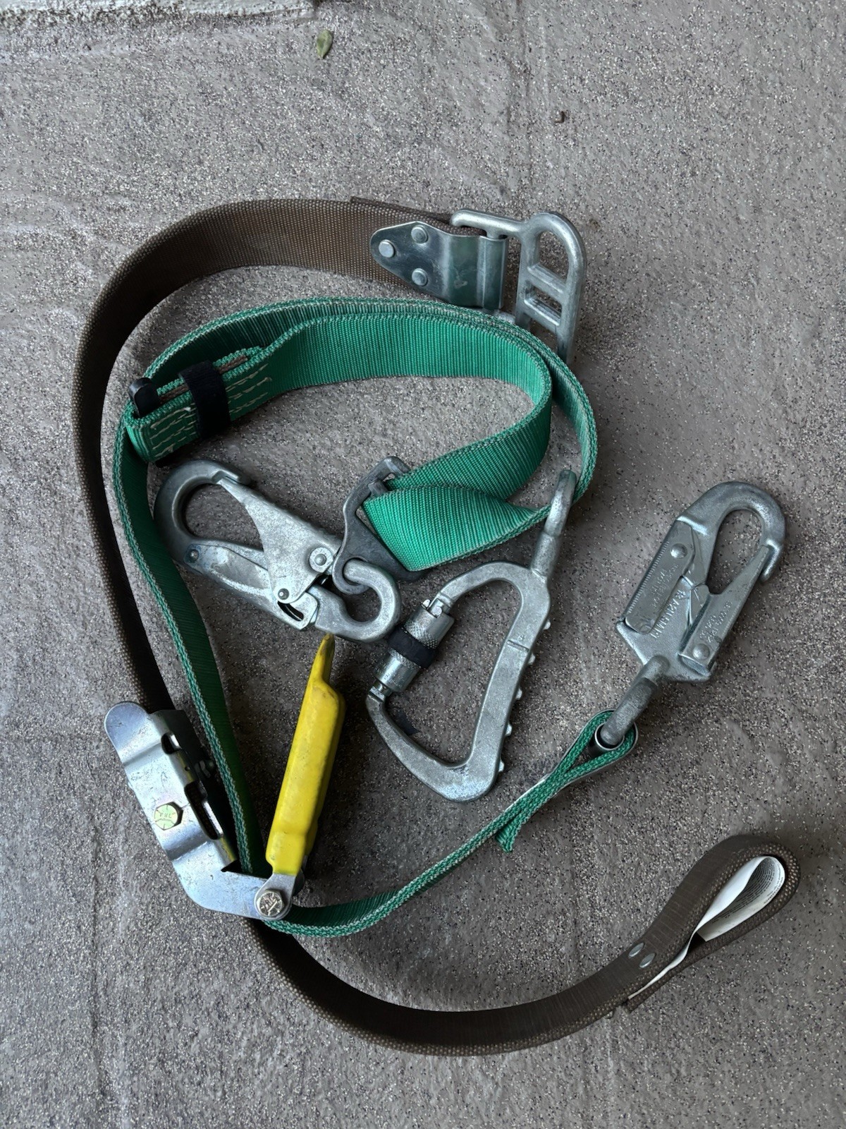 Buckingham 483D Bucksqueeze Lineman Fall Protection
