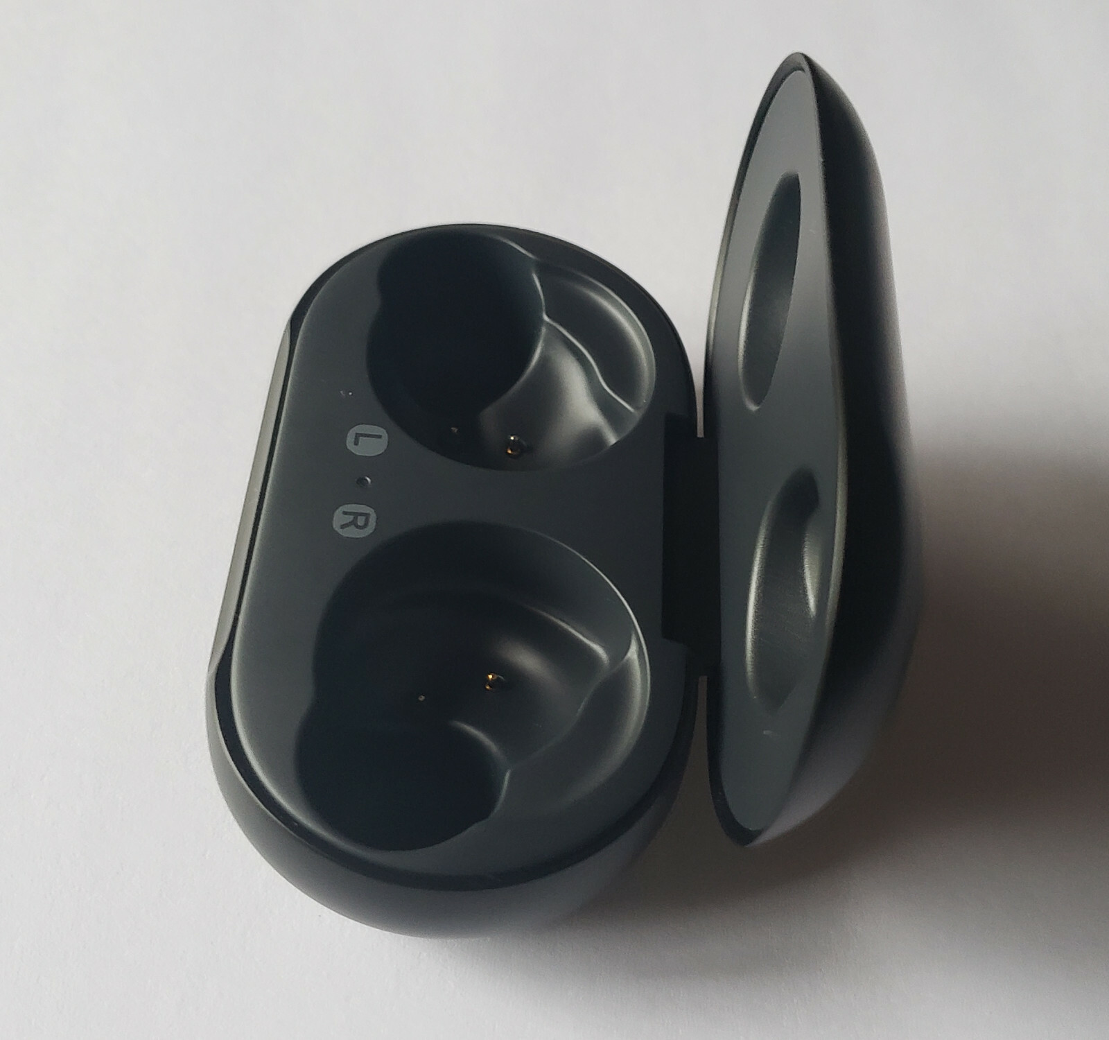 Unused OEM Black CHARGING CASE ONLY for Samsung Galaxy Wireless Buds SM-R170