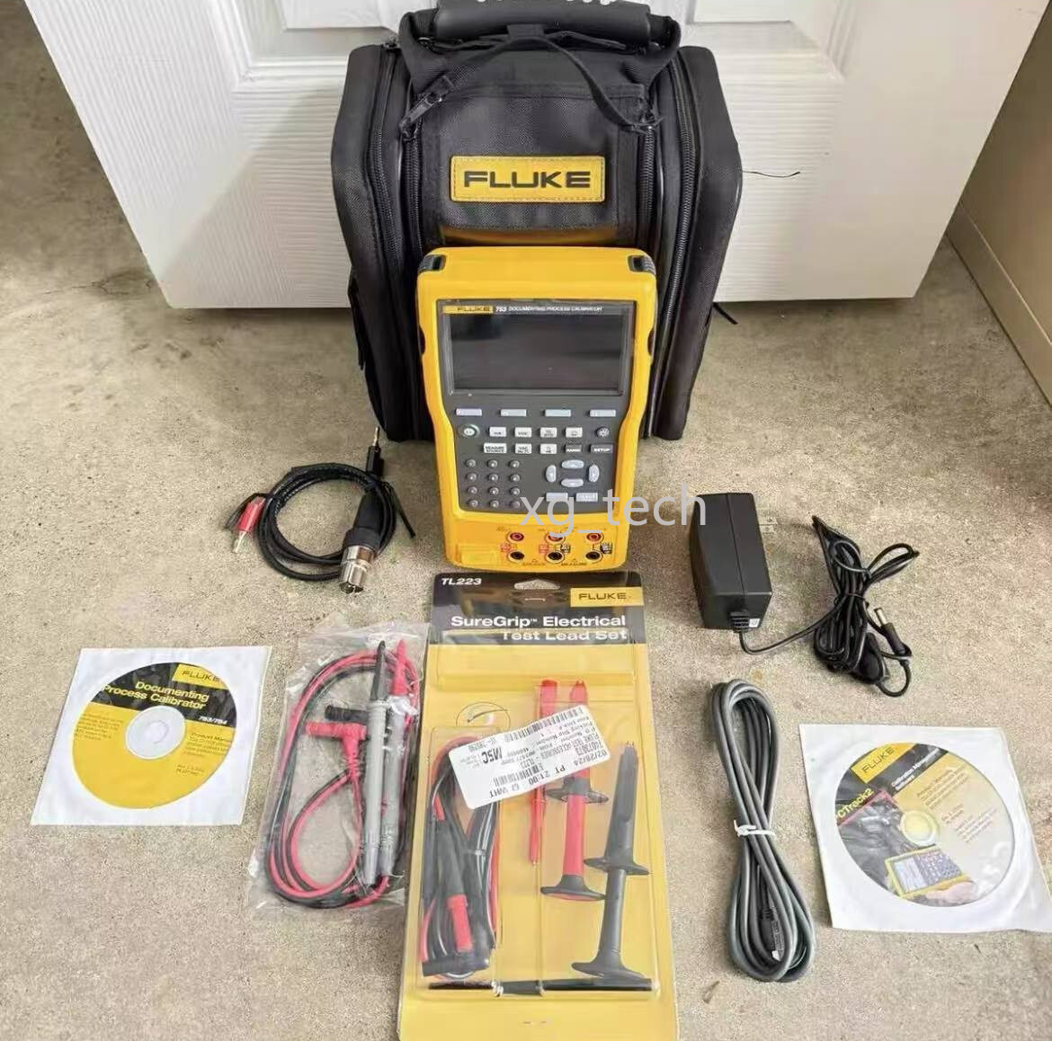 Fluke 753 Documenting Process Calibrator w/Accessories/NEW