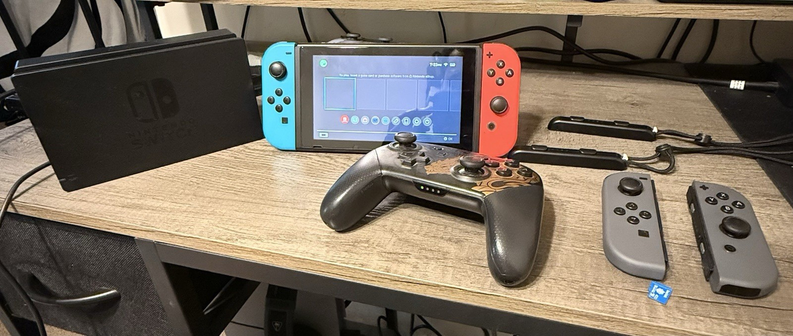 Nintendo Switch 1 + Dock + Controller(s) w/ Straps, SanDisk 400GB microSDXC +