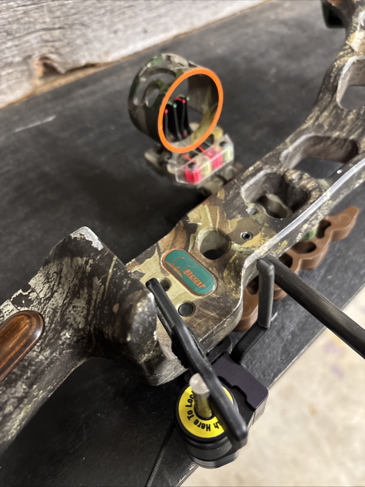 Bear Archery The Truth RH Compound Bow 28" 60lbs Draw Used