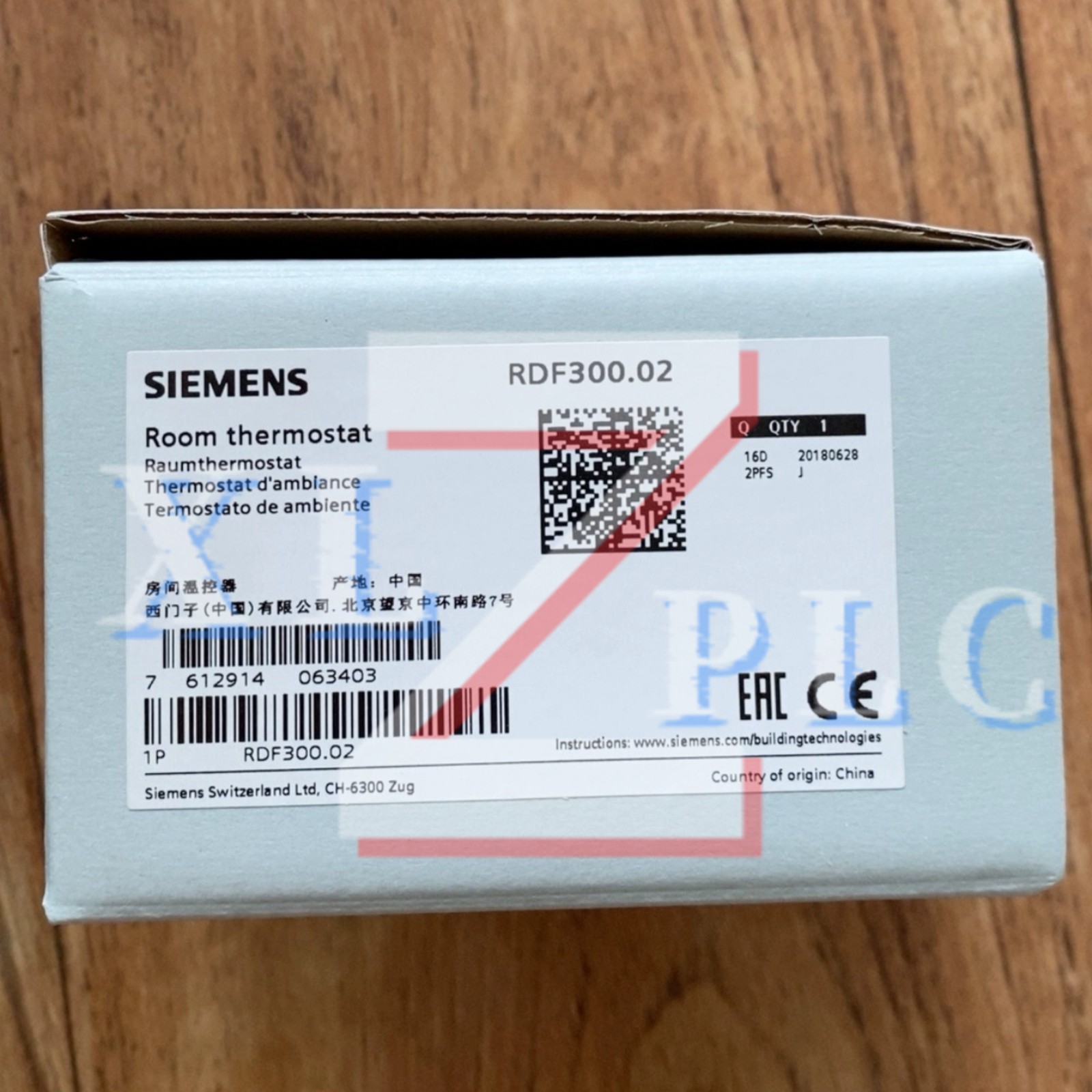 1PCS New SIEMENS RDF300.02 Temperature Controller Switch In Box*