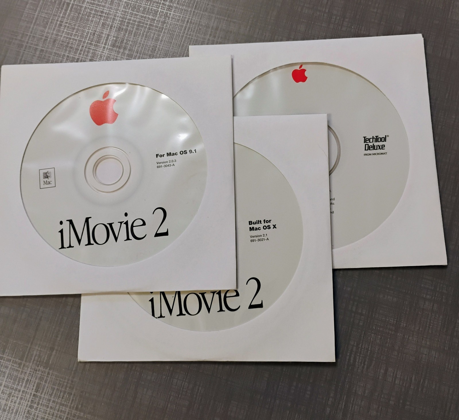 Apple iMovie 2.1 6913043A Installation Discs. OS9 and OSX