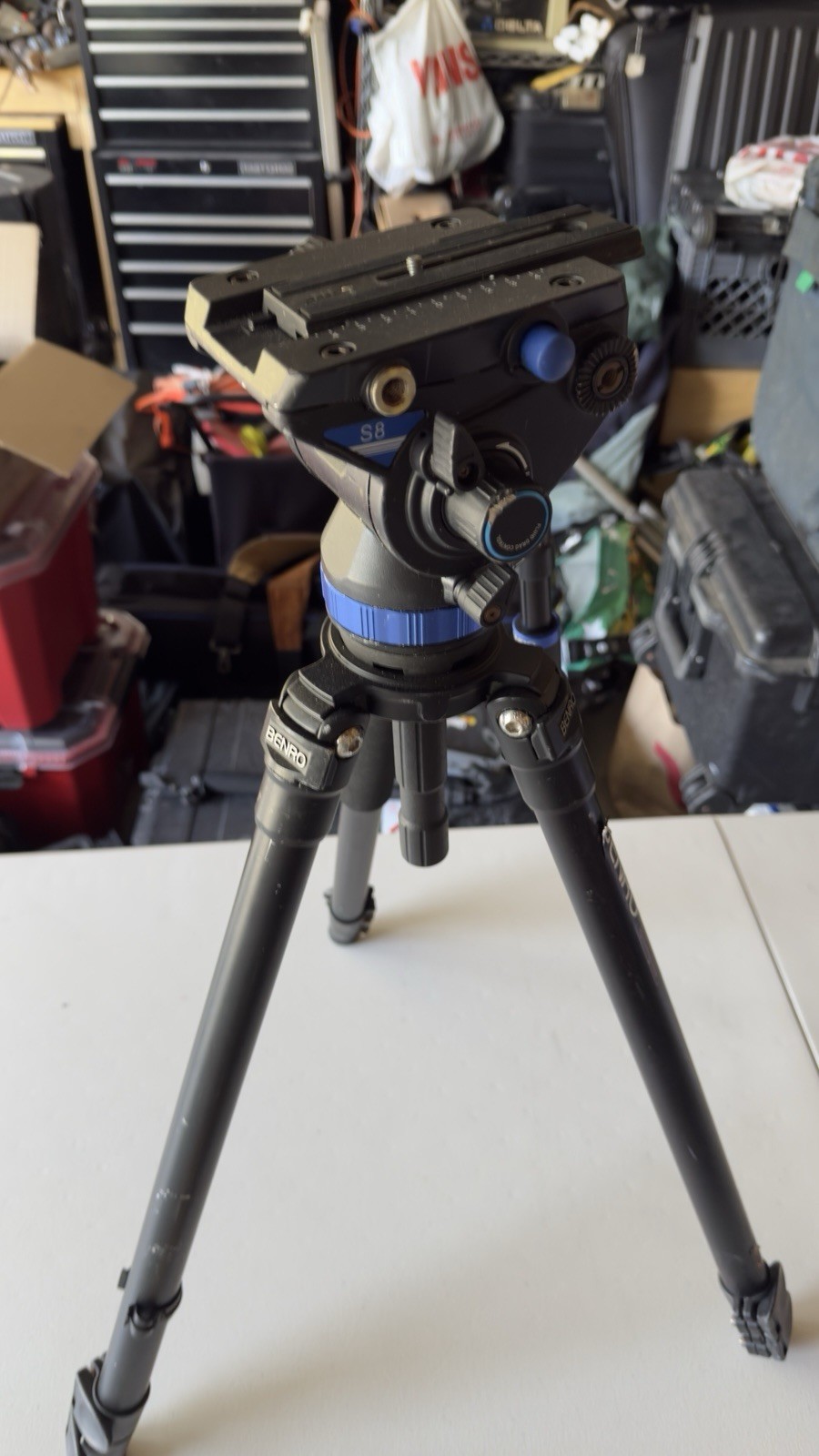 Benro S8PRO Video Tripod Head 17.6 Lb Load Tripod Is Clean Working Condition