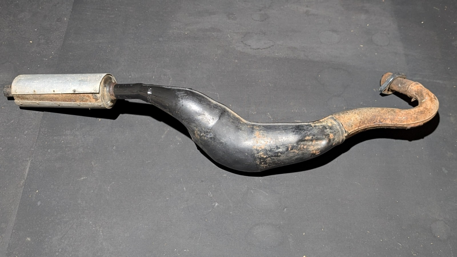 GENUINE YAMAHA TZR 125 2RL 1987 -91 EXHAUST  WITHOUT BAFFLEFOR REFURBISHMENT