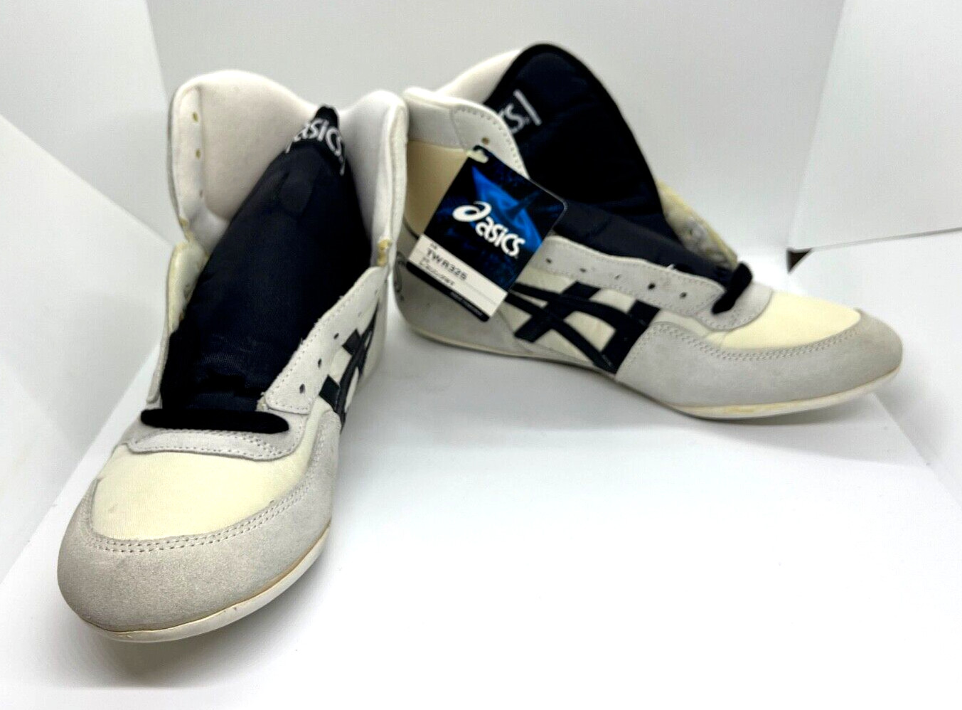 asics Boxing Wrestling Shoes TWR325 US9.5 (26.5cm) NEW White Black Line JAPAN