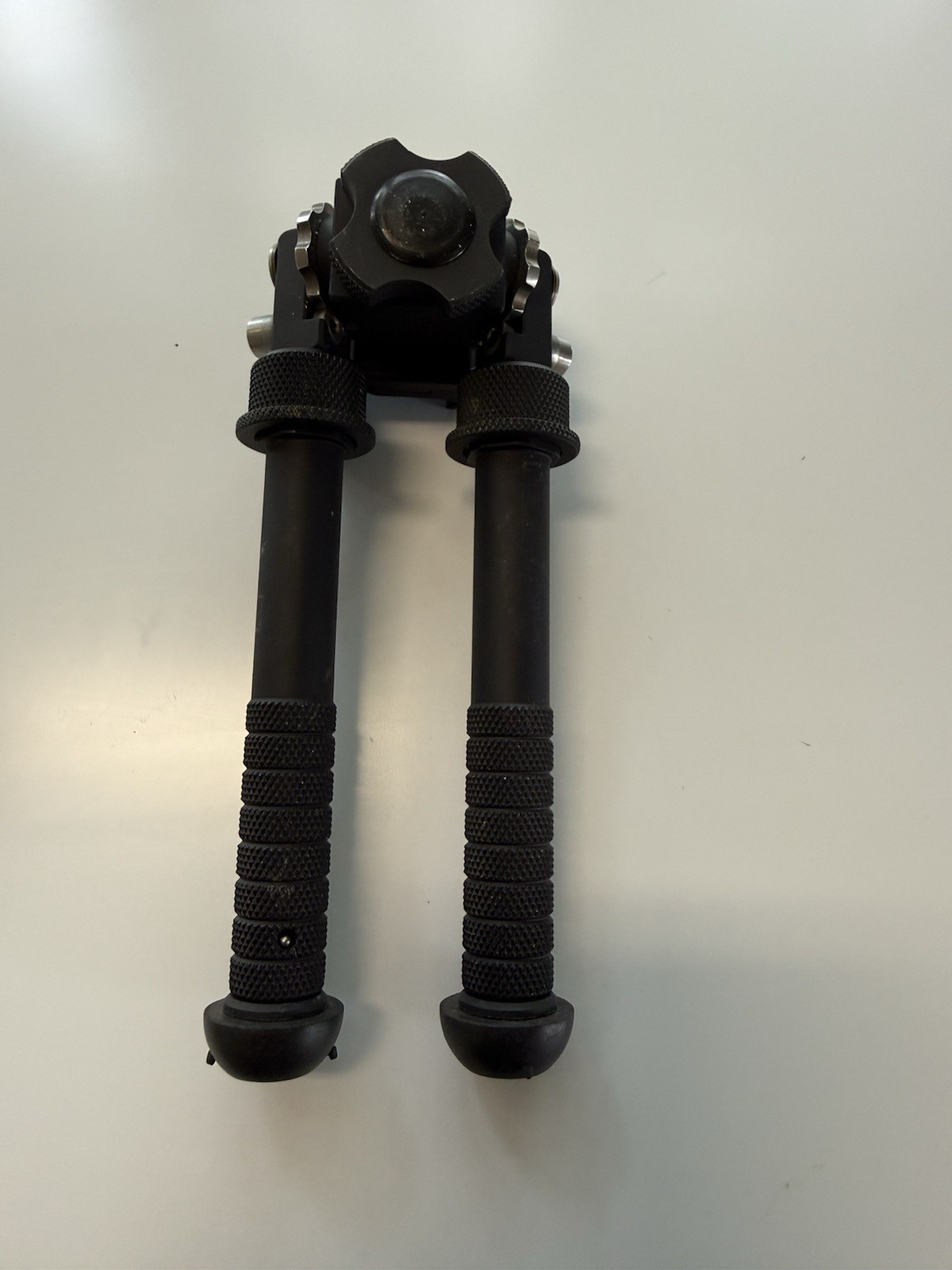 BT46-LW17 PSR ATLAS® BIPOD: STANDARD HEIGHT WITH ADM-170-S LEVER