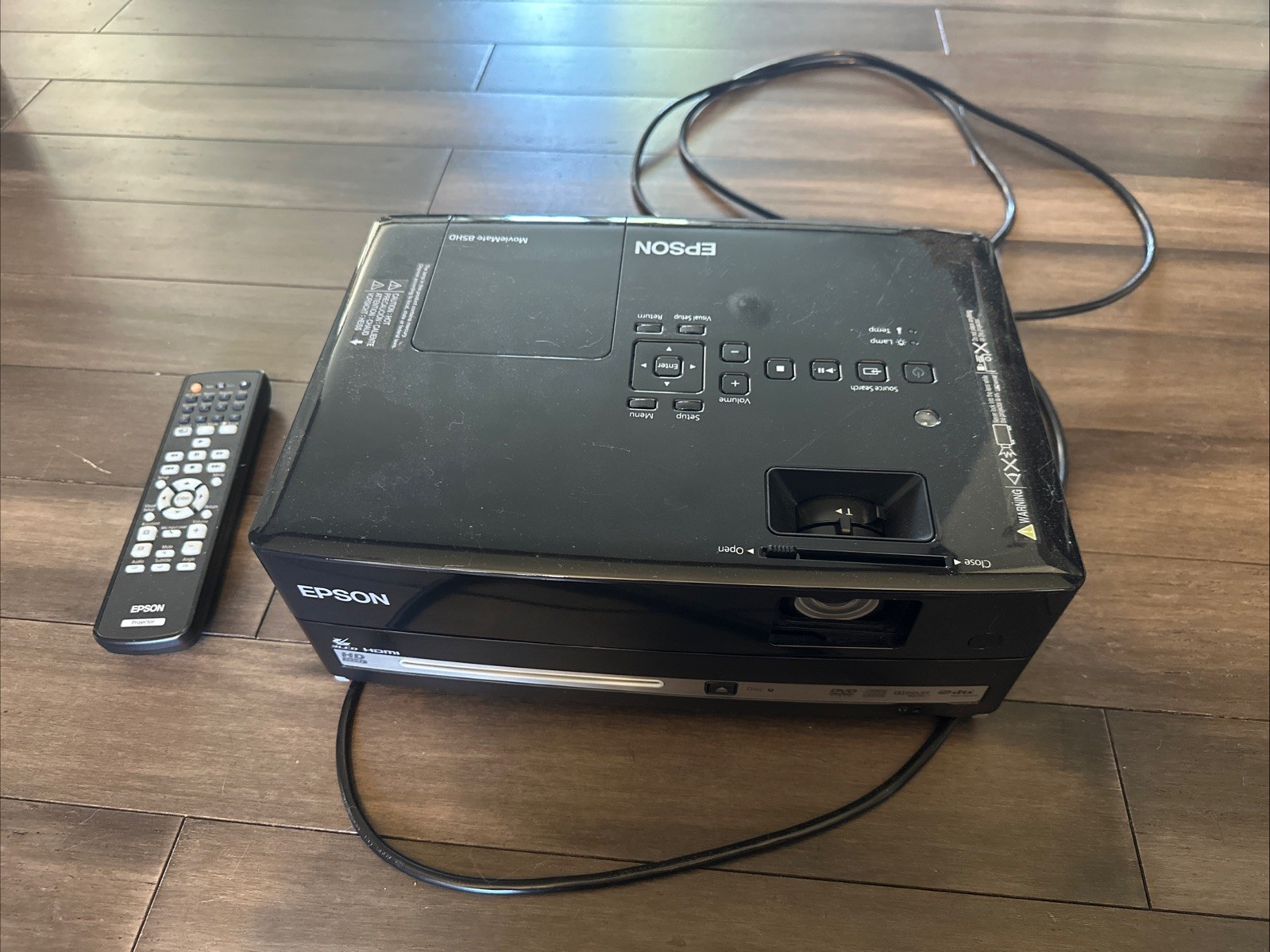 Epson MovieMate 85HD Projector Built-in DVD Player Speakers HDMI Bundle