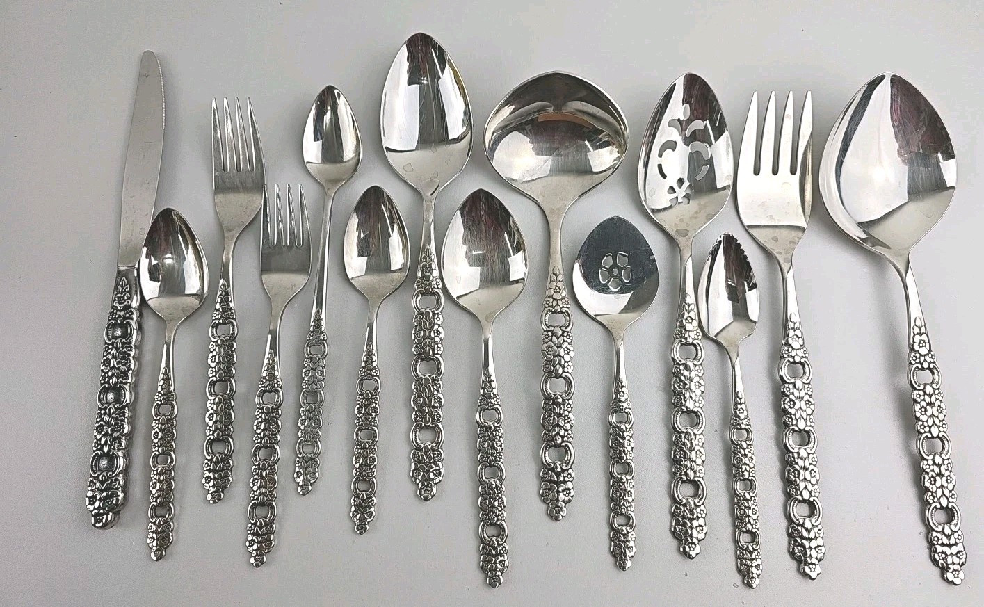 Oneida Community  Stainless Viola - Voila CHOICE
