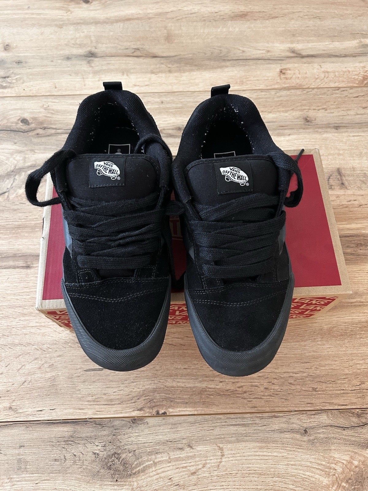 VANS Black Knuskools