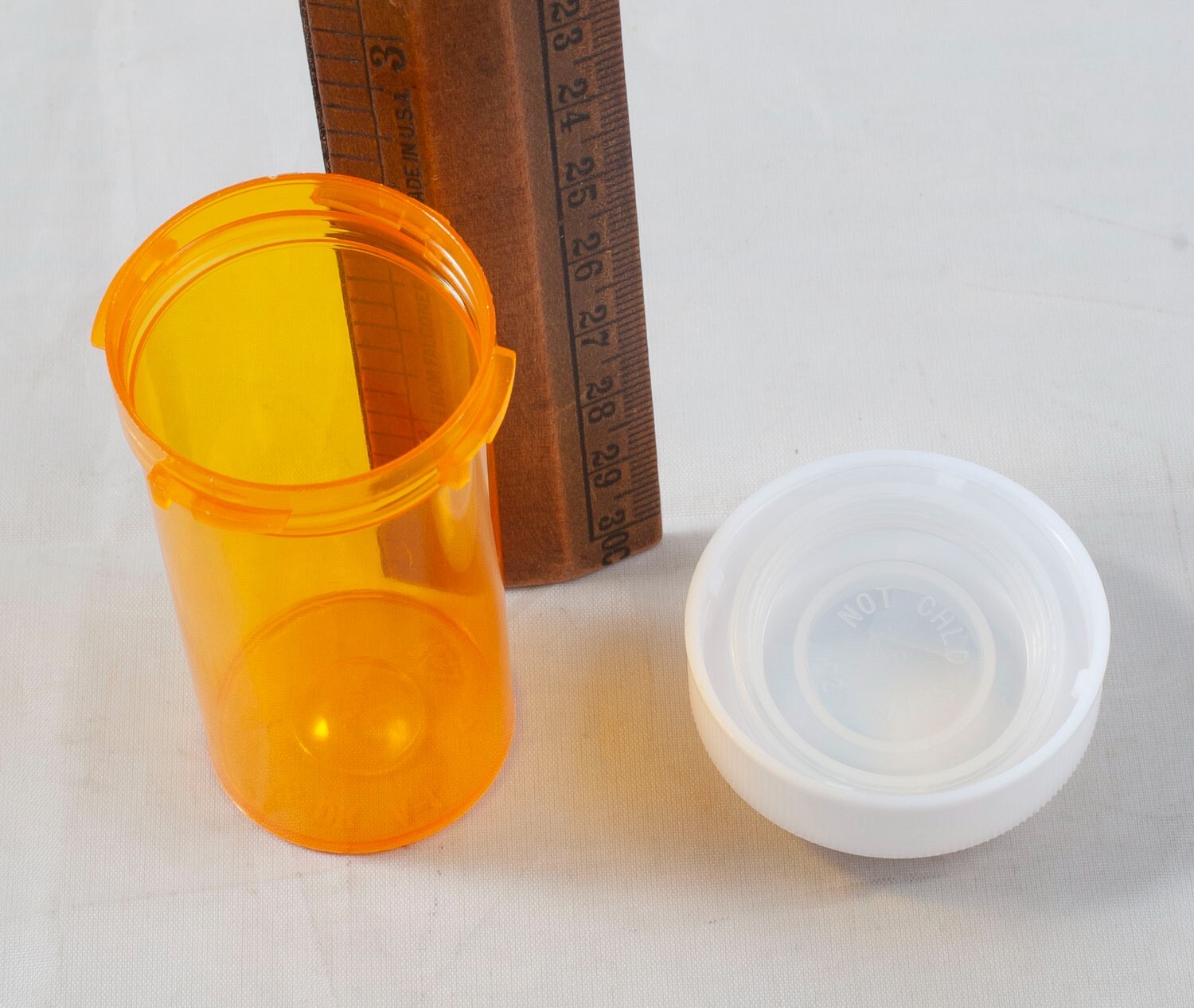 16 COMPLETE PLASTIC PILL BOTTLES ~  REVERSIBLE CAPS W/3 Extra Bottles No Lids