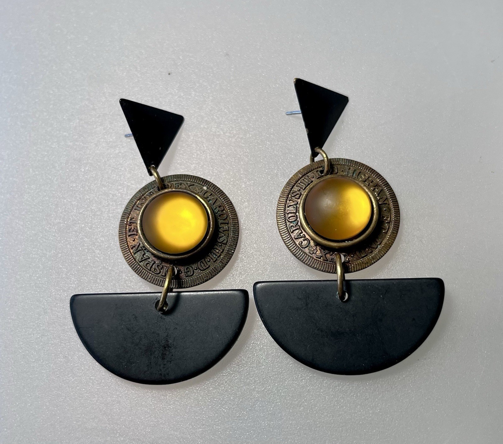 Vtg Carols III Hispanic Earrings