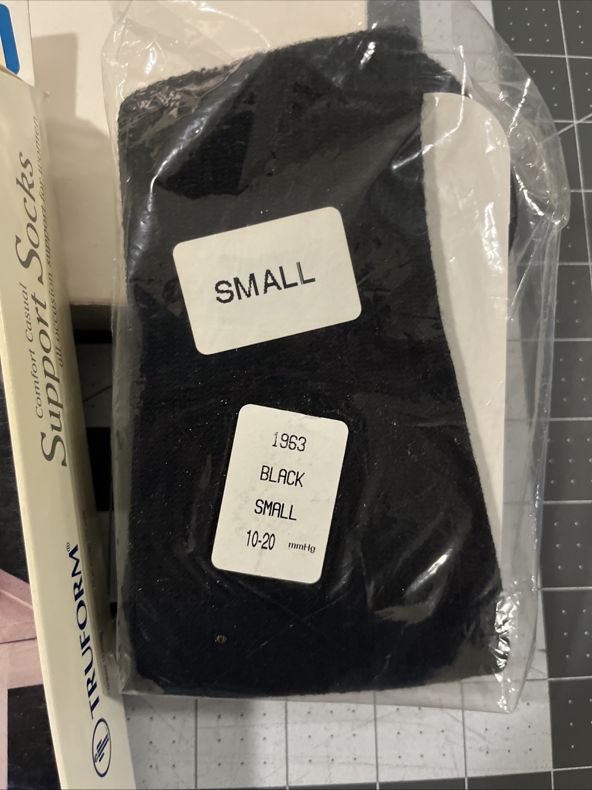 TRUFORM Comfort Casual Socks Ladies S Black 10-20 mmHg Knee High 1963-BL - New