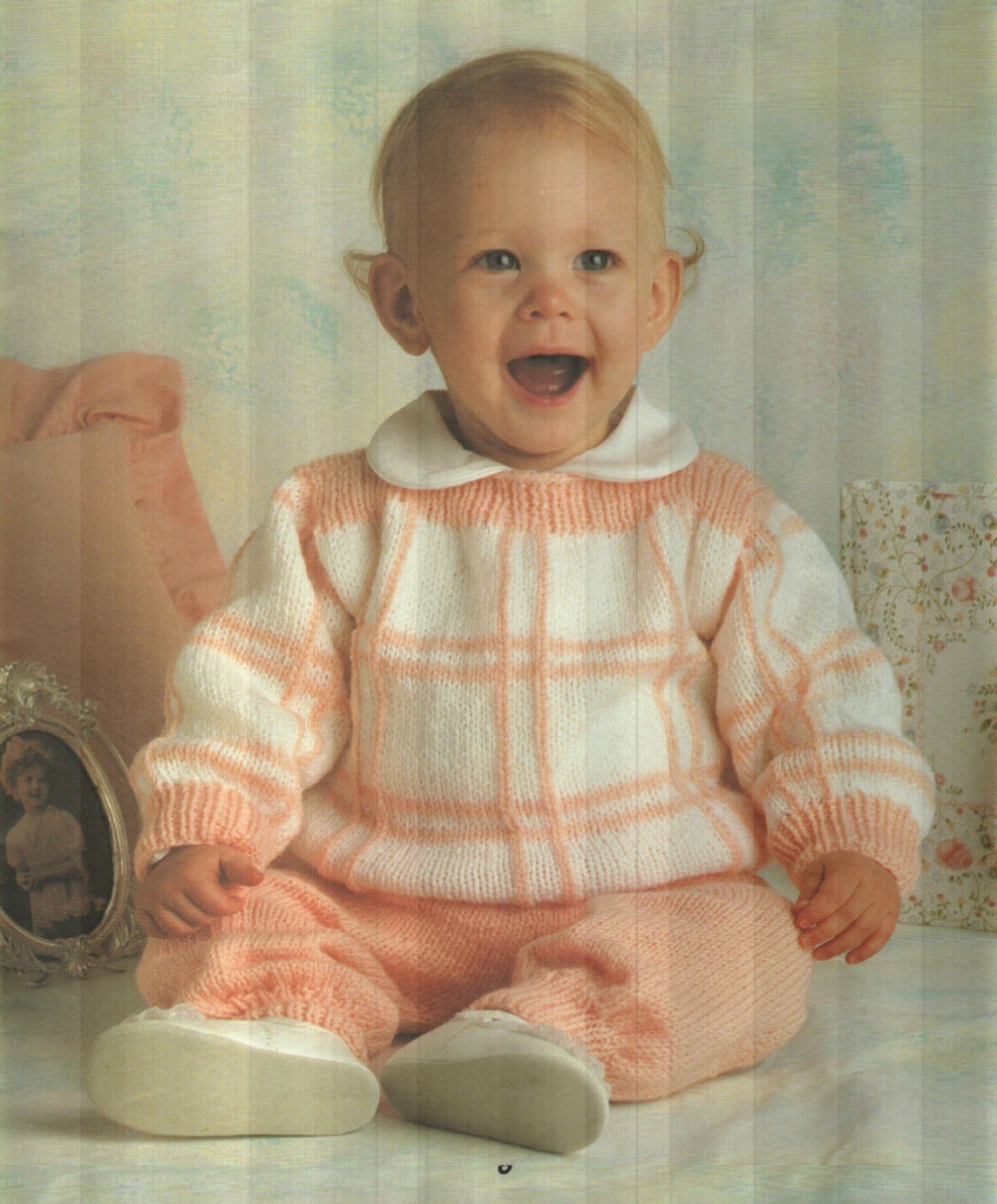 ADORABLE BABIES 3 SWEATERS & PANTS 7 DESIGNS 3 SIZES KNITTING PATTERN BOOK