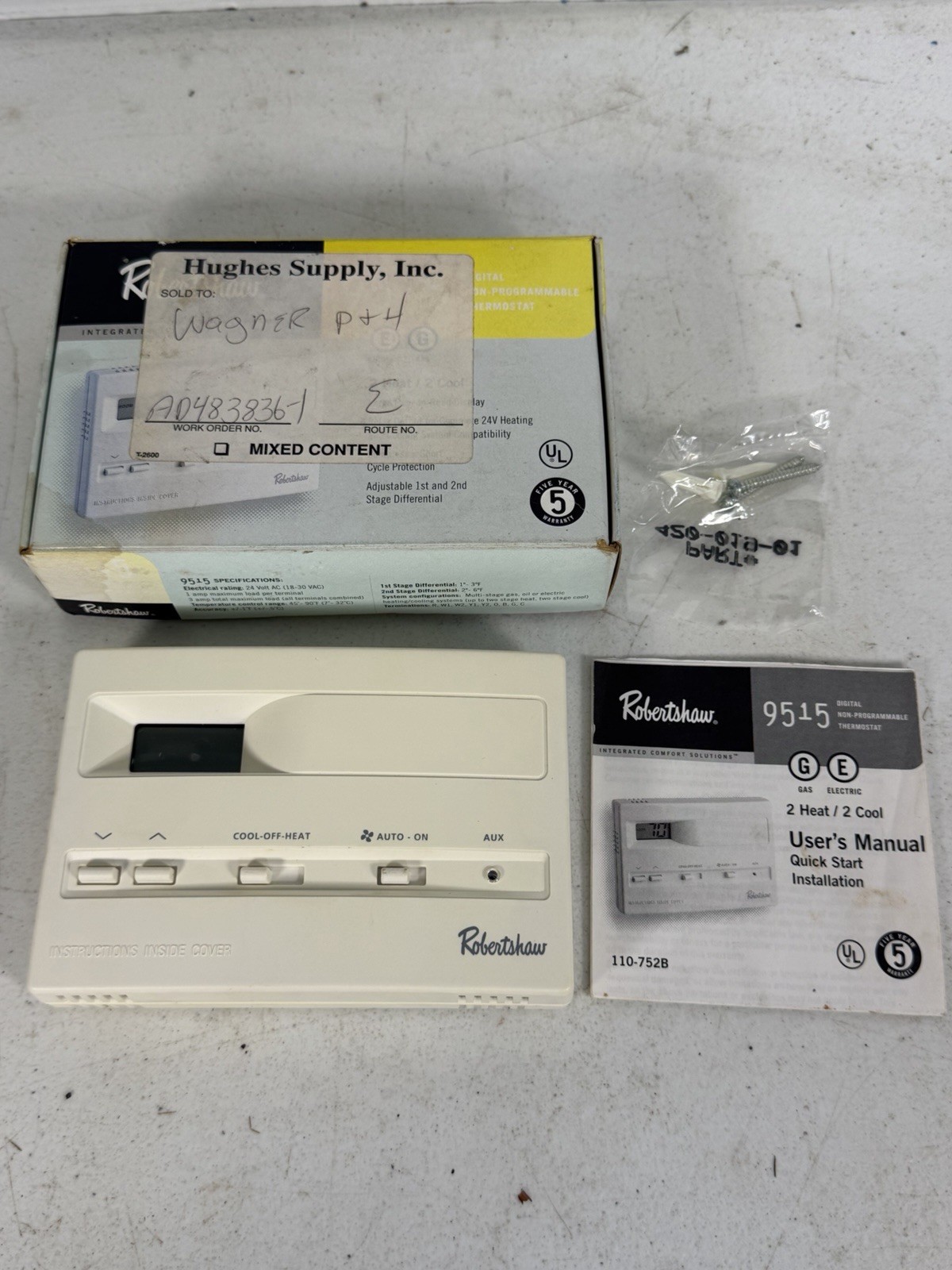 ROBERTSHAW 9515 DIGITAL NON-PROGRAMMABLE THERMOSTAT 2-HEAT 2-COOL AC 45-90F 24V