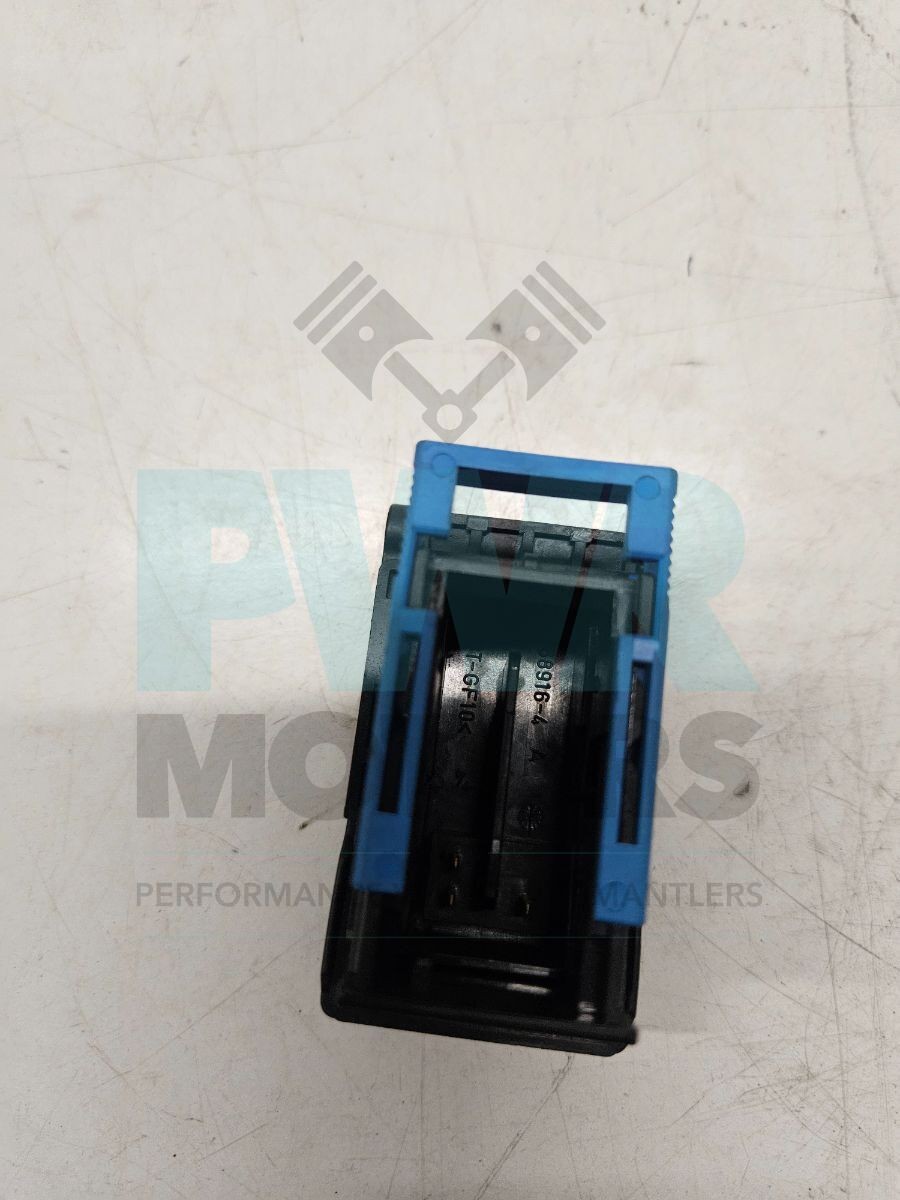 BMW X5 E53 OBD Plug Socket 8408030