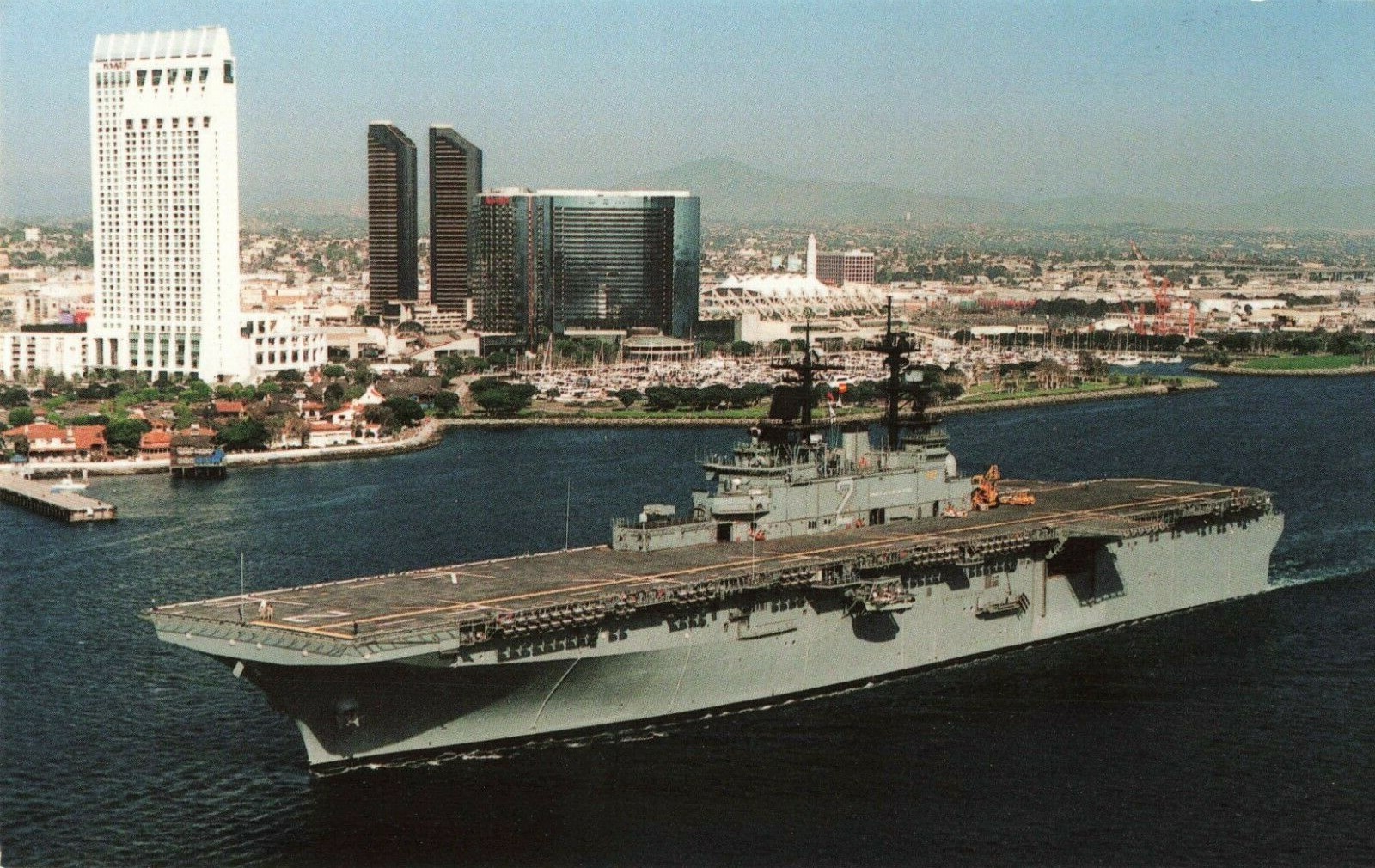 Postcard USS Essex LHD-2  Landing Helicopter Dock (LHD)