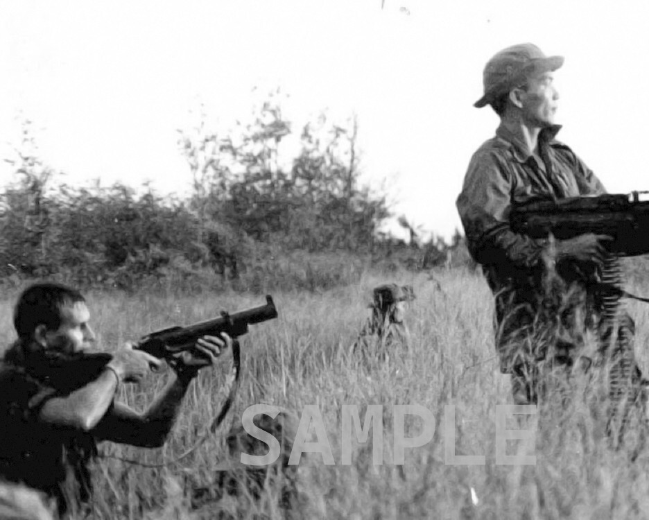 US Soldier and Vietnamese firing at enemy 8x10 Vietnam War Photo 748