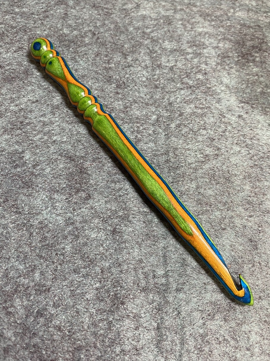 Hand carved Colorful MACAW Wood YARN CROCHET HOOK  size L