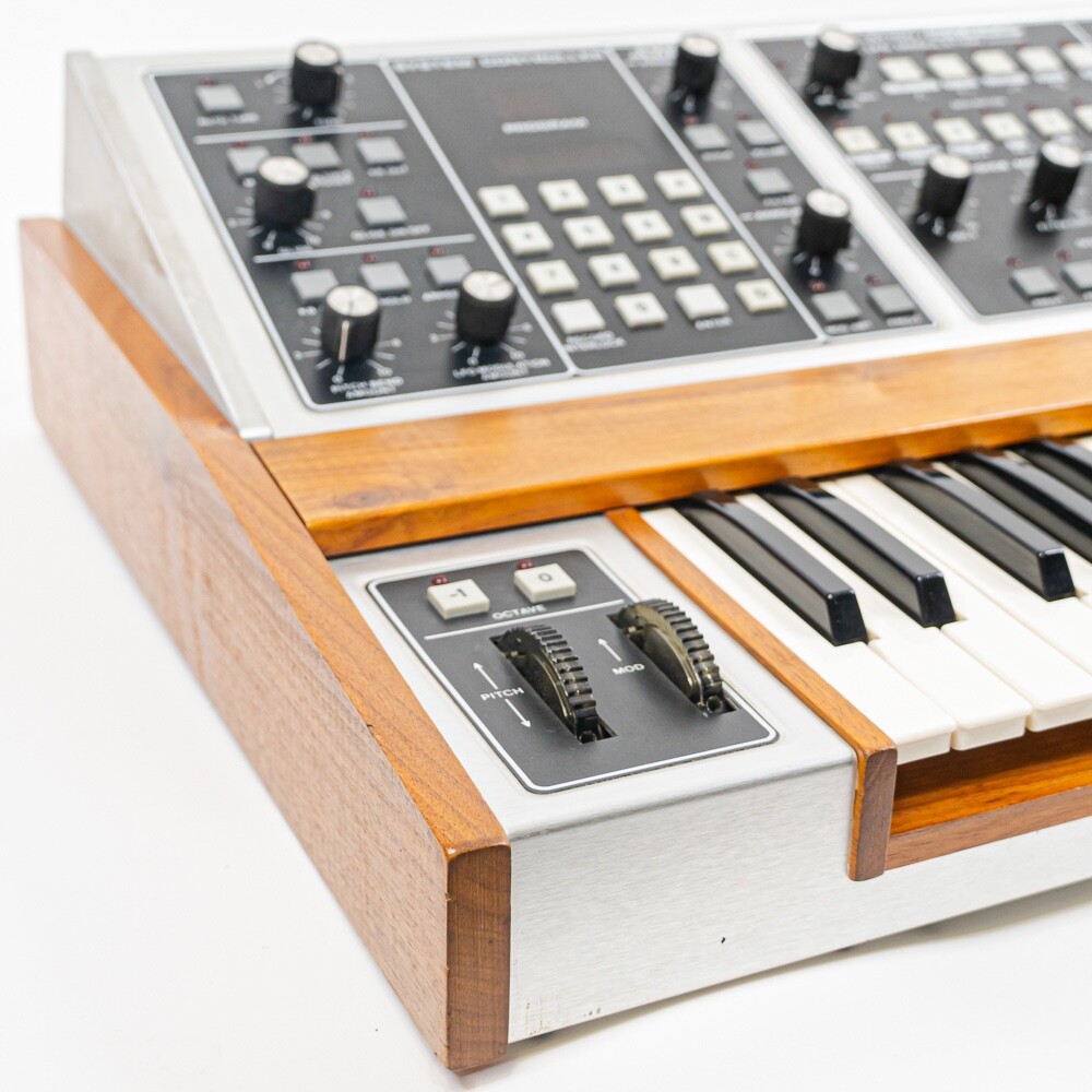 Moog Memorymoog Plus - Vintage 6-Voice Analog Synth with MIDI & Sequencer