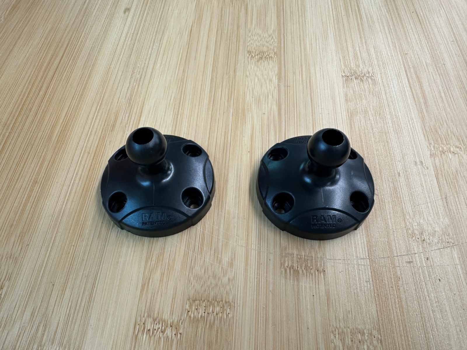 RAM Snap-Link Ball with Round Plate RAP-SB-202U