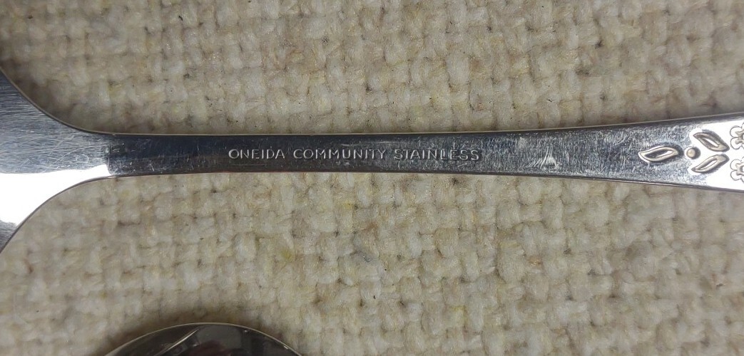 Oneida Community Stainless Flatware Vignette Pattern 8 Different Serving Pieces