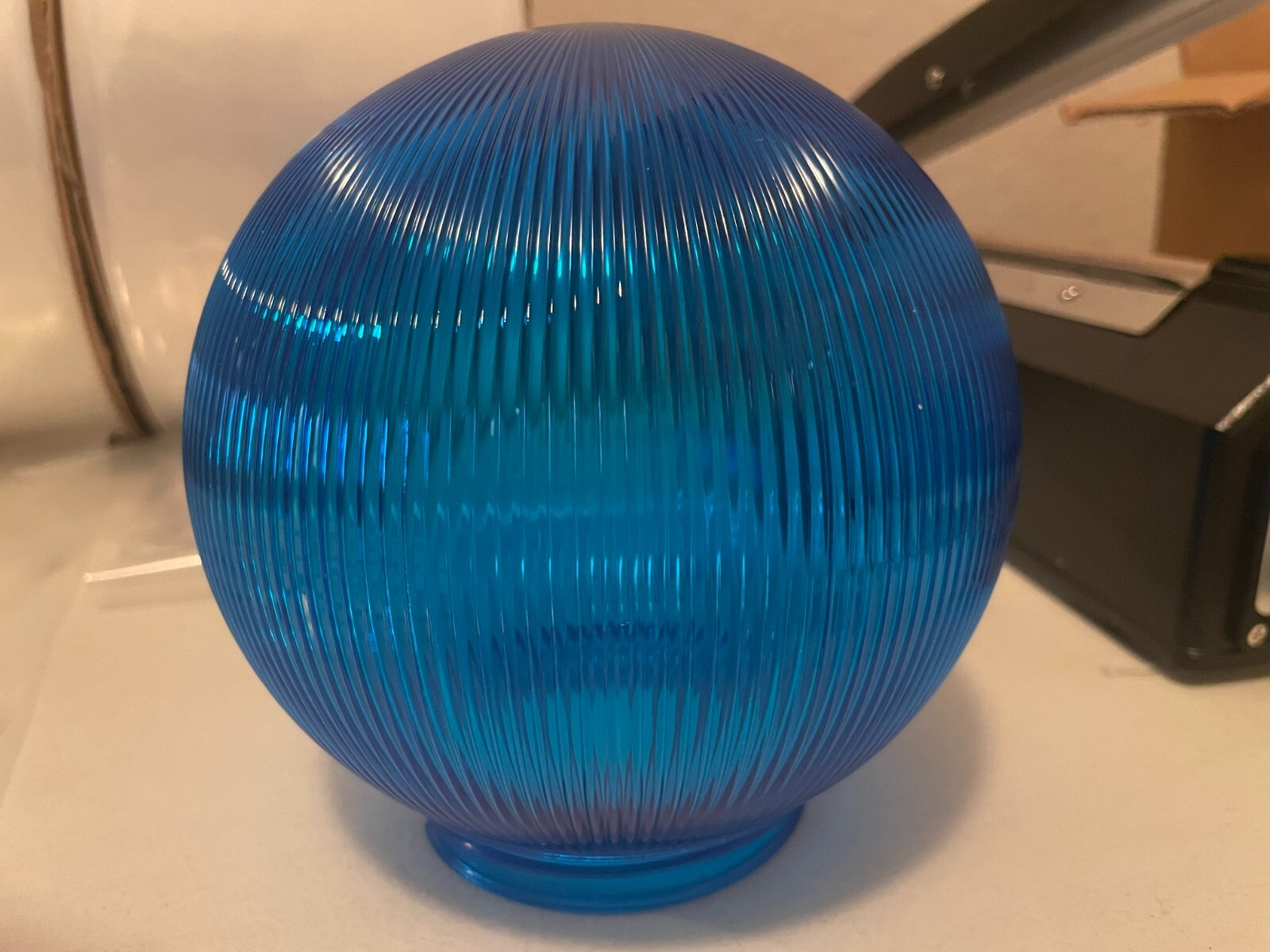 6" GLOBE BLUE PRISM  3-1/4" THREADED NECK