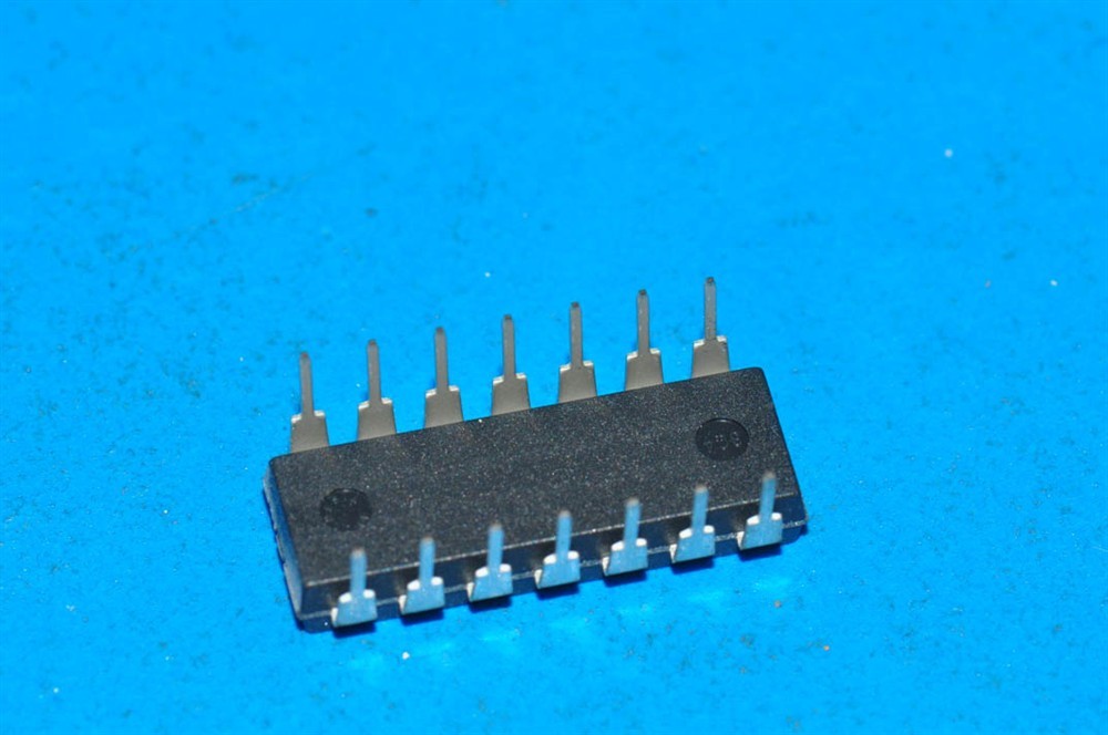New (24pcs) MC74HC32AN ONSEMI IC Logic