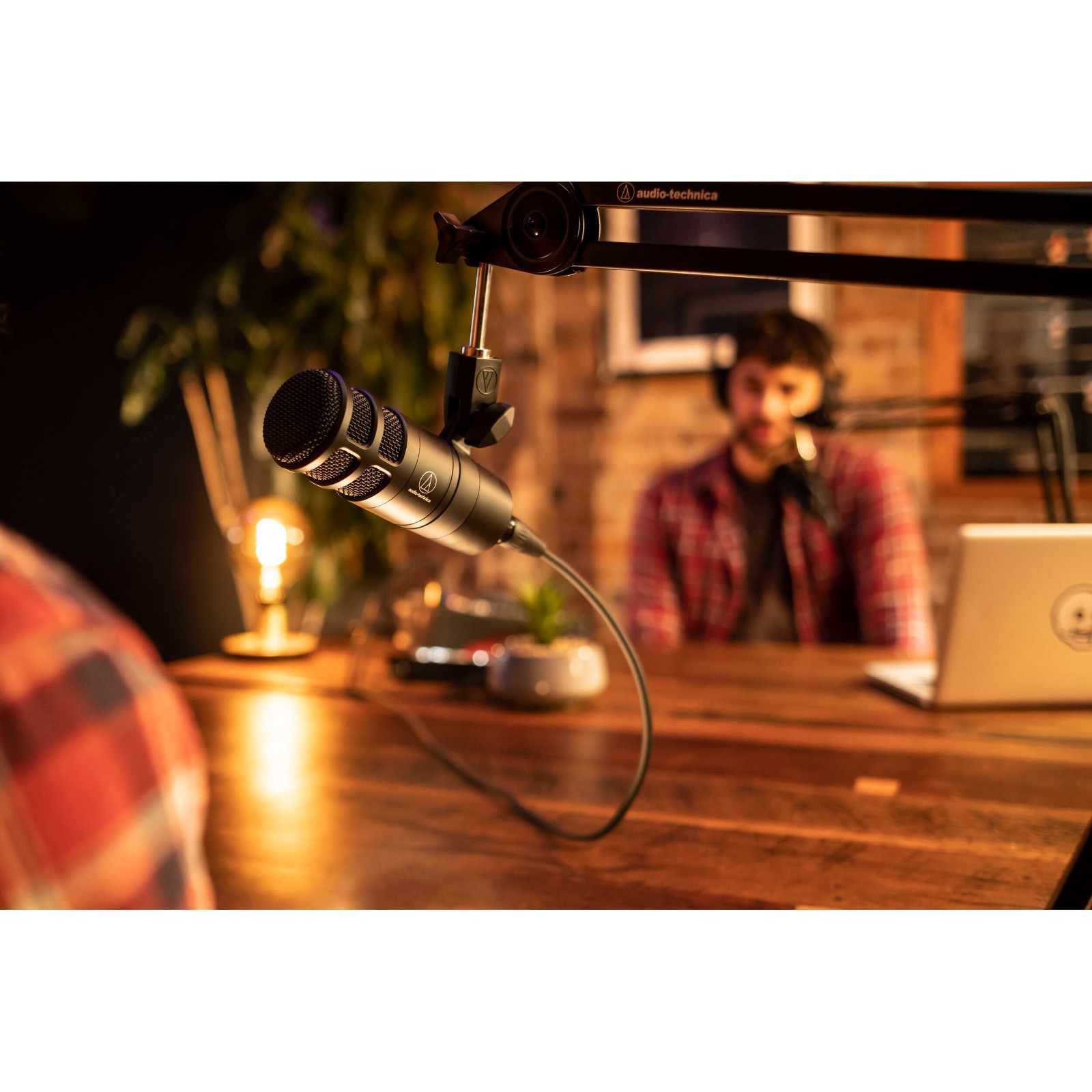 Audio-Technica AT2040 Hypercardioid Dynamic Broadcast Podcast Microphone