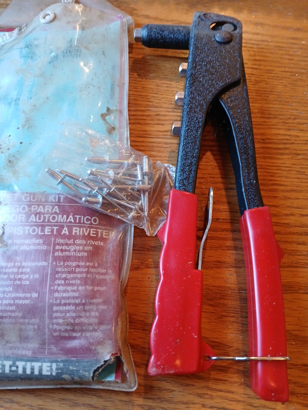 Vintage Dorman Rivet Gun Kit Riveter Model 701-599. Estate Find. Appears Unused.