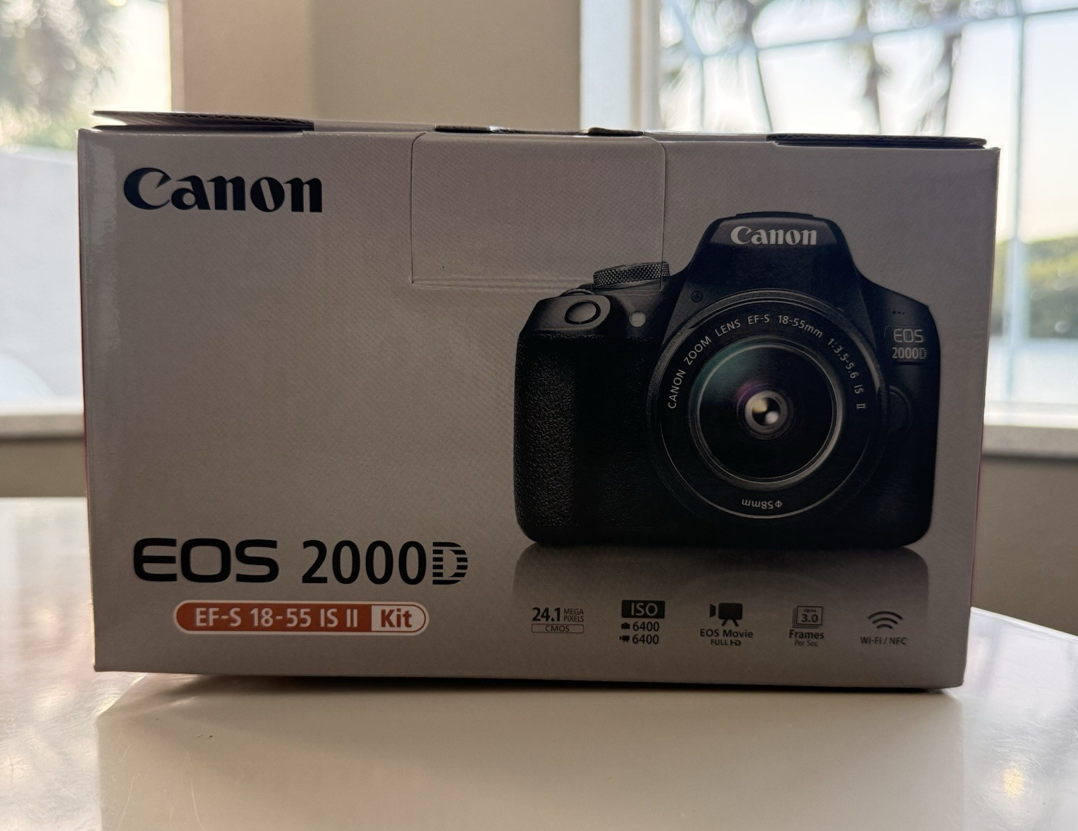 Canon EOS 2000D DSLR Kit EF-S 18-55mm IS II Lens Bag 64GB SDXC
