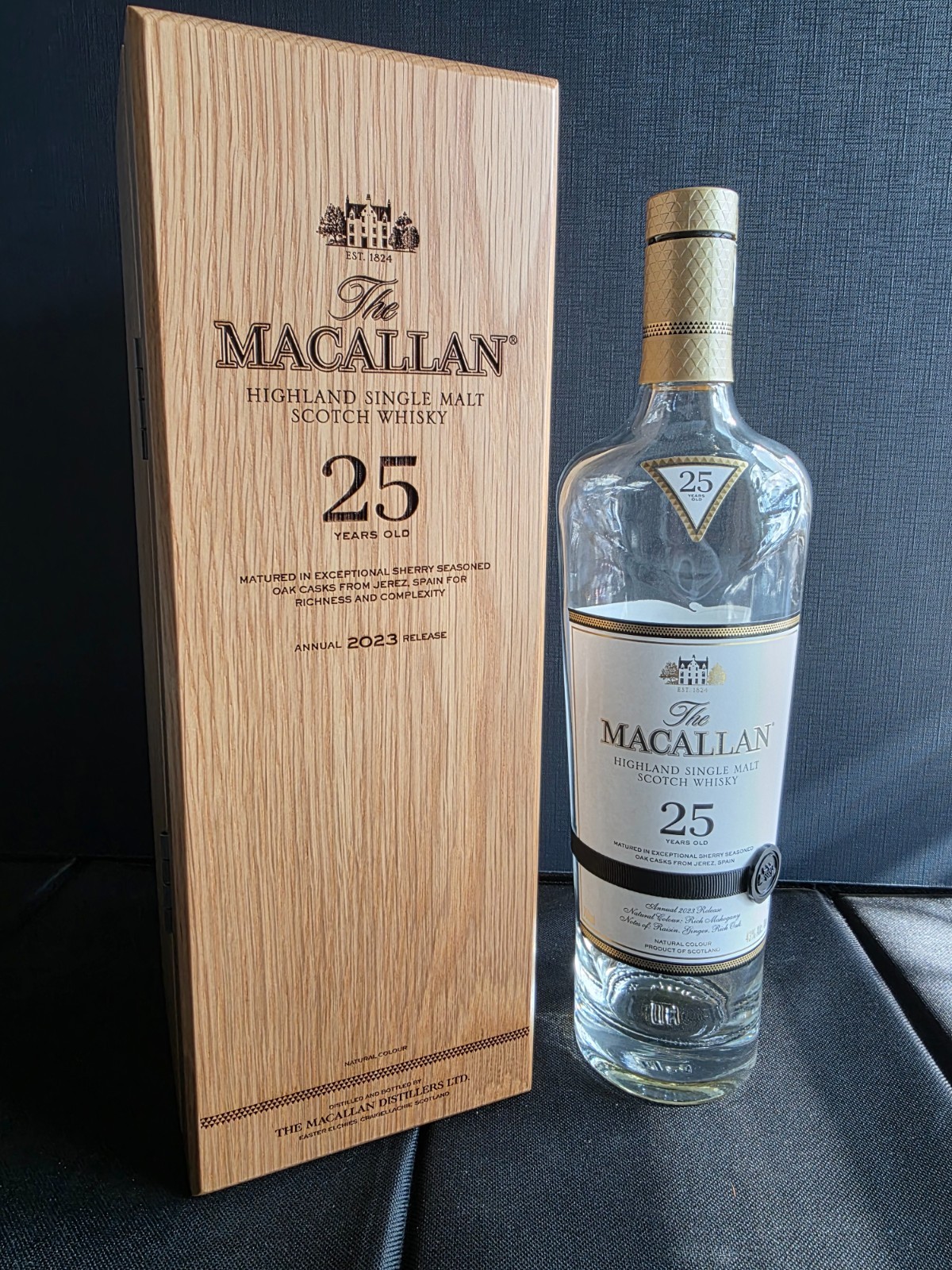 Macallan 25 Scotch Whisky Whiskey Empty Bottle & Wooden Box Annual 2023 Release