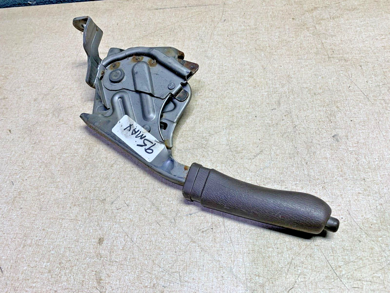 95 NISSAN MAXIMA EMERGENCY PARKING BRAKE HANDLE LEVER